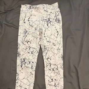 Garage Women’s Leggings White and Black Size Small